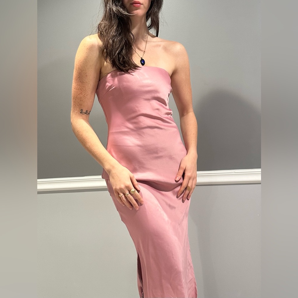 Elegant Pink Silk Dress - Picture 2 of 4